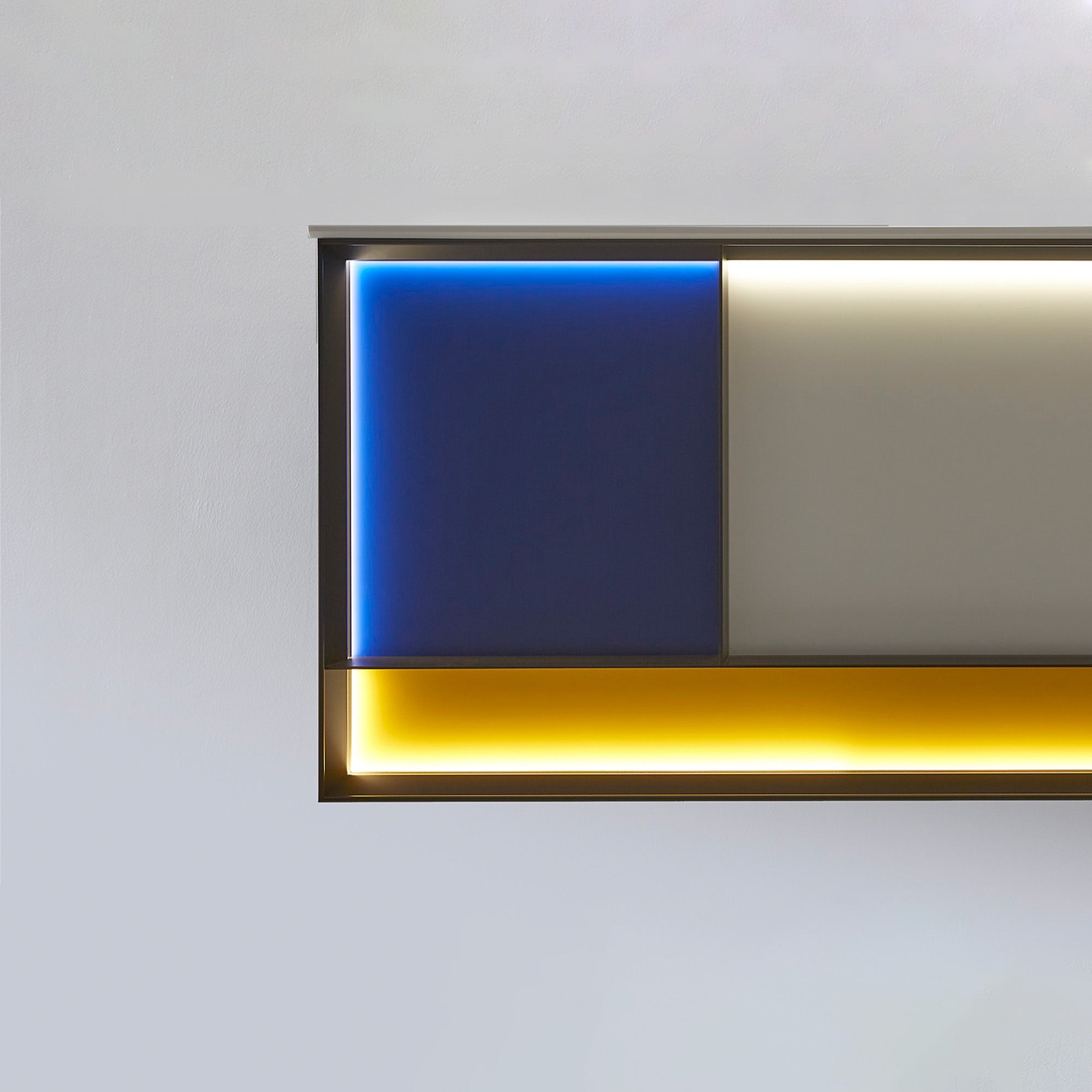 MONDRIA Custom Bathroom Vanity with Seamless Acrylic Top and Integrated Basin